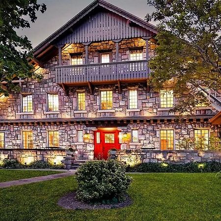 Stone Chalet Bed & Breakfast Inn Ann Arbor Exterior photo